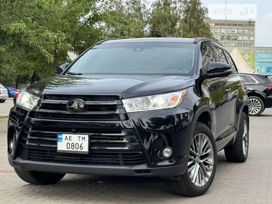 Toyota Highlander 2017г. в рассрочку