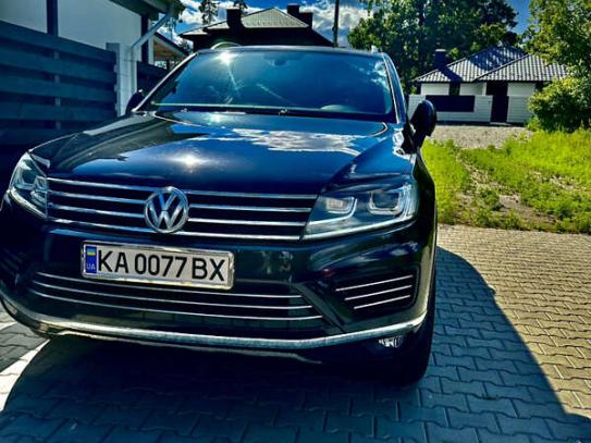 Volkswagen Touareg 2014р. у розстрочку