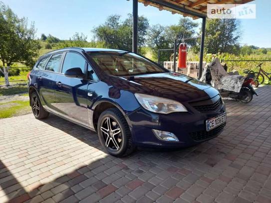 Opel Astra 2011г. в рассрочку