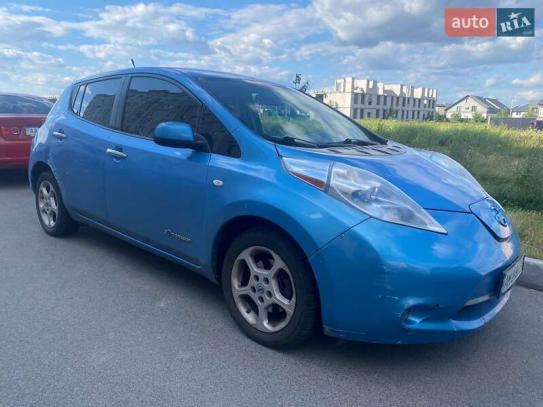 Nissan Leaf                            2011г. в рассрочку
