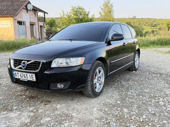 Volvo V50                             2011г. в рассрочку