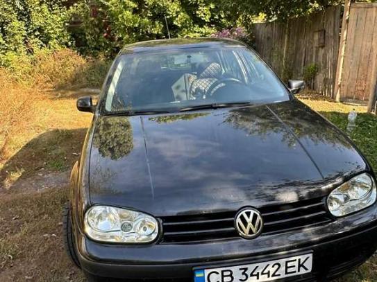 Volkswagen Golf 2003р. у розстрочку