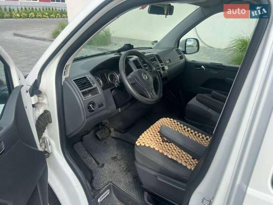 Volkswagen Caravelle
                       2013г. в рассрочку