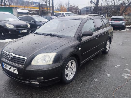 Toyota Avensis 2005р. у розстрочку