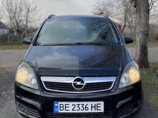 Opel Zafira                          2006г. в рассрочку