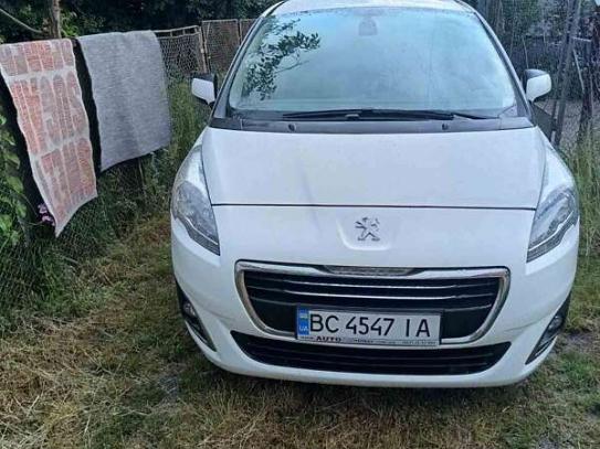 Peugeot 5008 2015г. в рассрочку