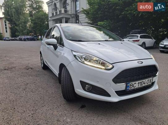 Ford Fiesta                          2016г. в рассрочку