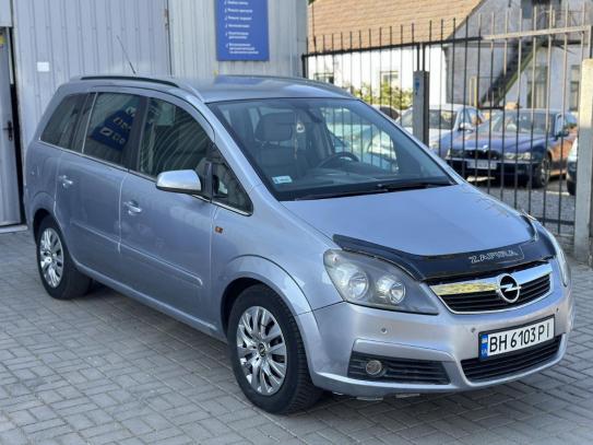 Opel Zafira 2005р. у розстрочку