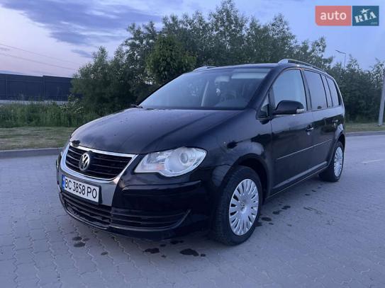 Volkswagen Touran                          2007г. в рассрочку