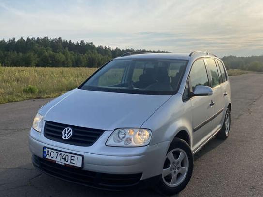 Volkswagen Touran
                          2004г. в рассрочку