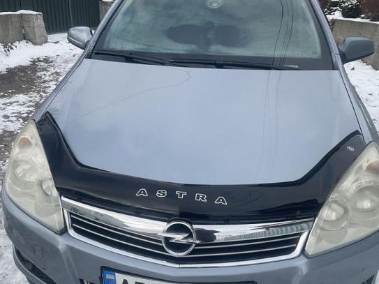 Opel Astra 2007р. у розстрочку