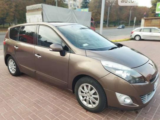 Renault Scenic 2009р. у розстрочку