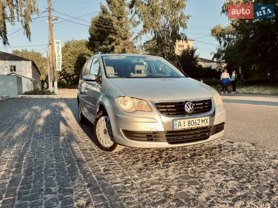 Volkswagen Touran
                          2008г. в рассрочку