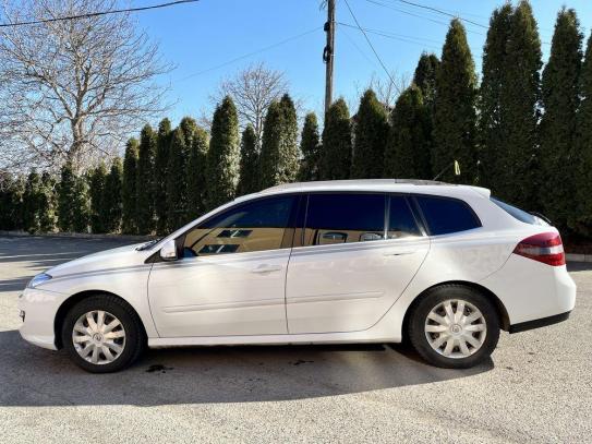 Renault Laguna
                          2012г. в рассрочку