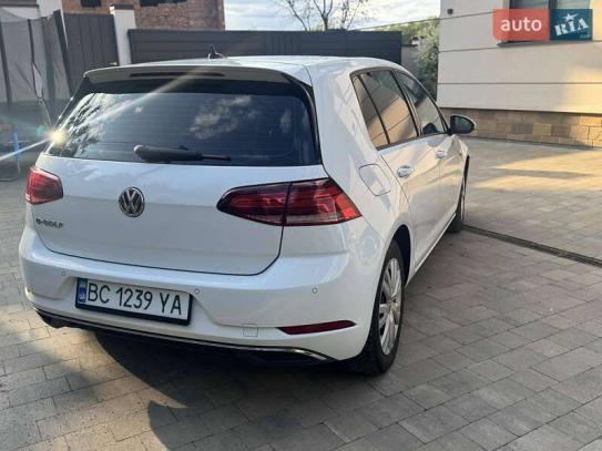 Volkswagen E-golf                          2020г. в рассрочку