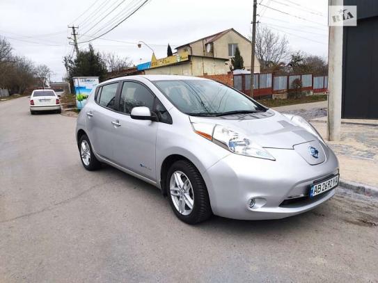 Nissan Leaf 2016г. в рассрочку