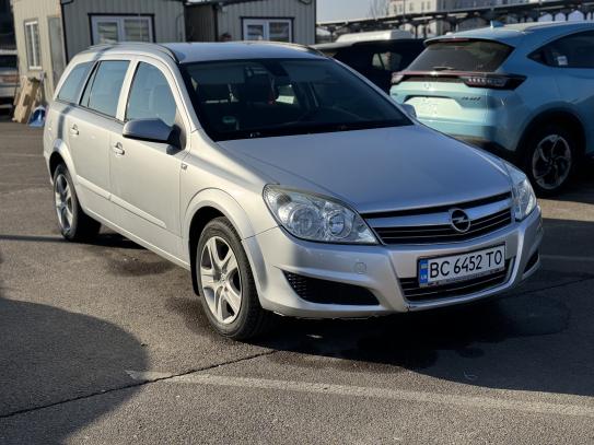 Opel Astra                           2008г. в рассрочку