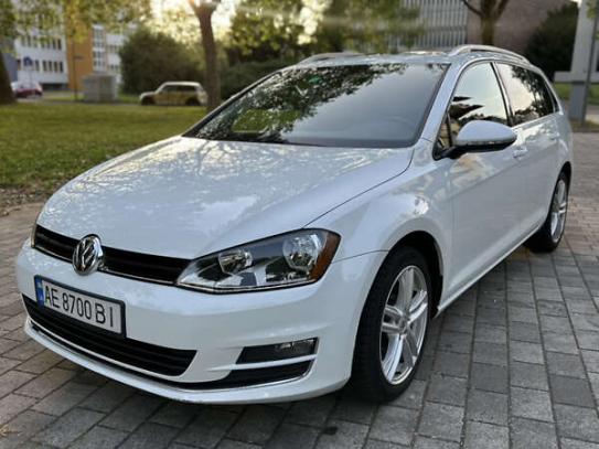 Volkswagen Golf                            2015г. в рассрочку