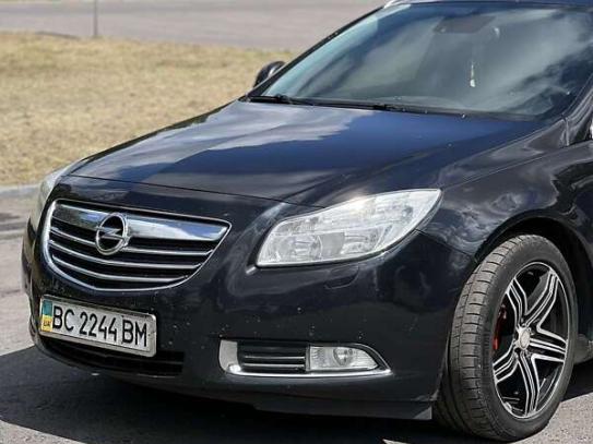 Opel Insignia sports tourer 2011р. у розстрочку