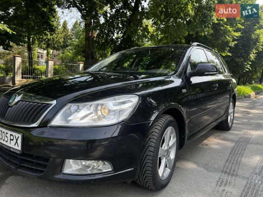 Skoda Octavia                         2011г. в рассрочку