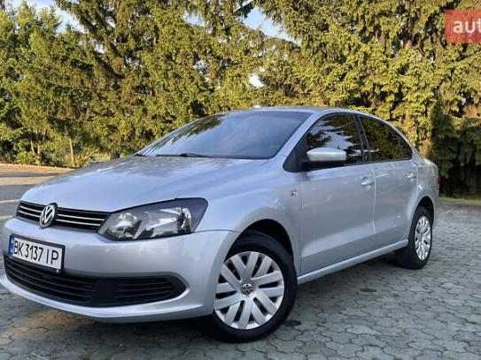 Volkswagen Polo 2013р. у розстрочку