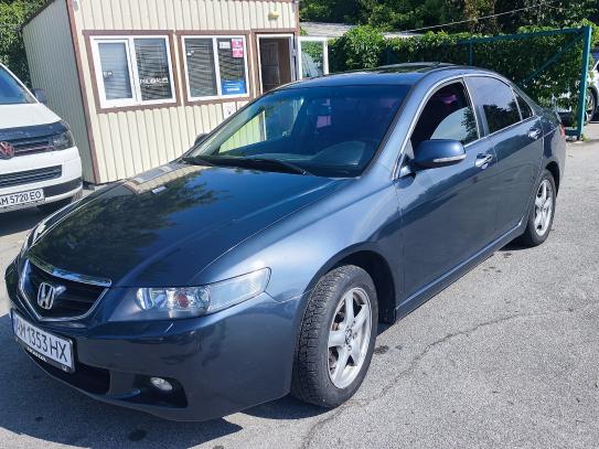 Honda Accord                          2004г. в рассрочку