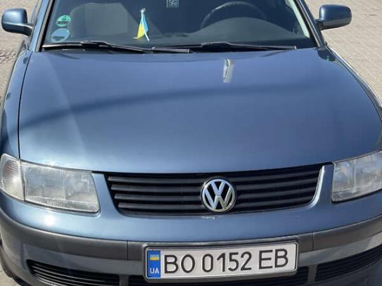 Volkswagen Passat 2000р. у розстрочку