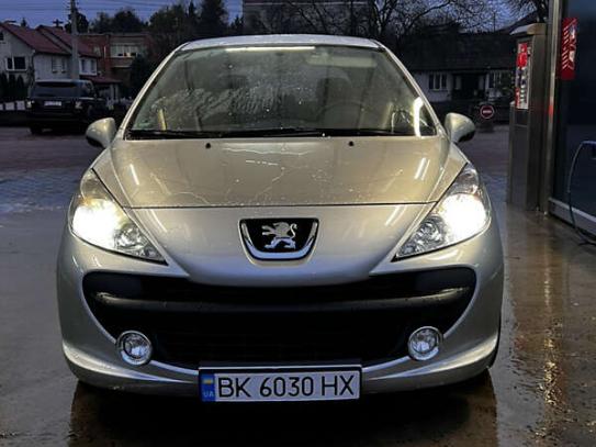 Peugeot 207 2009р. у розстрочку