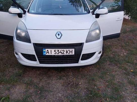 Renault Megane scenic 2010р. у розстрочку