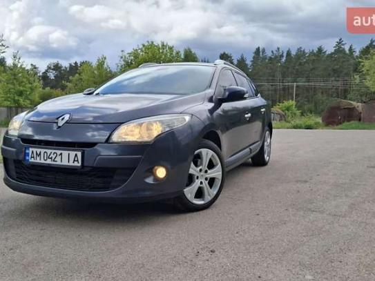 Renault Megane                          2010г. в рассрочку