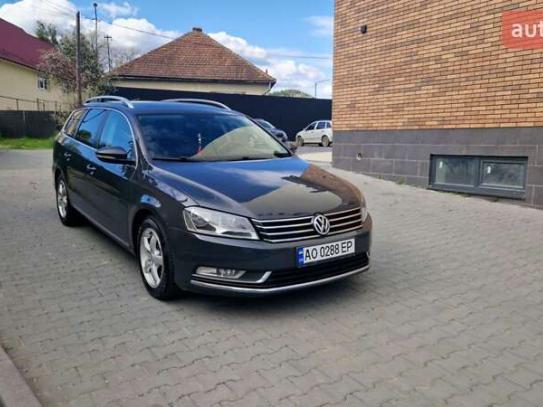 Volkswagen Passat                          2012г. в рассрочку