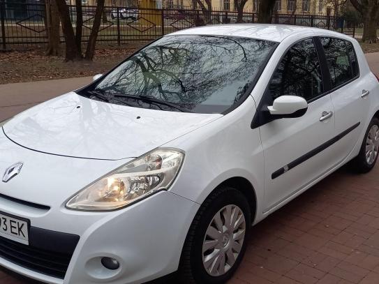 Renault Clio
                            2010г. в рассрочку