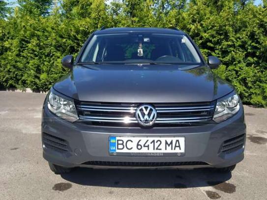 Volkswagen Tiguan
                          2015г. в рассрочку