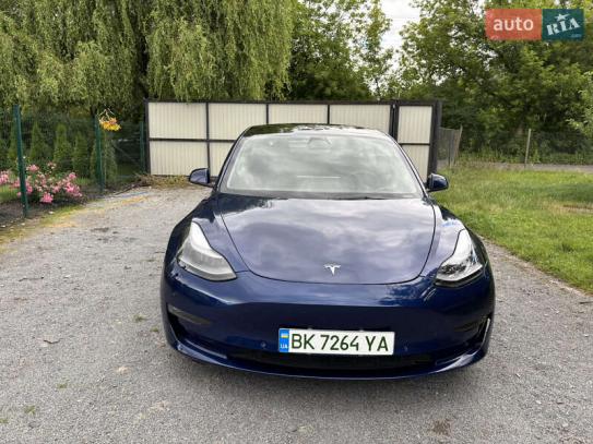 Tesla Model 3
                         2022г. в рассрочку