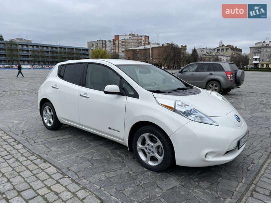 Nissan Leaf
                            2013г. в рассрочку