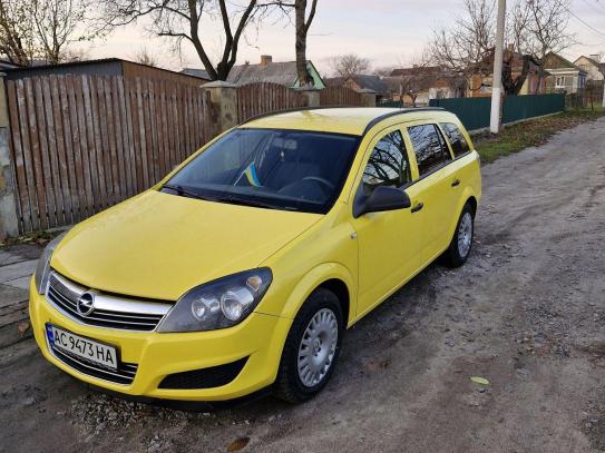 Opel Astra 2010р. у розстрочку