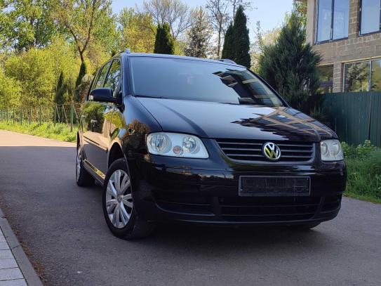 Volkswagen Touran 2006г. в рассрочку