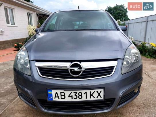 Opel Zafira 2007г. в рассрочку