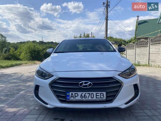 Hyundai Elantra                         2017г. в рассрочку