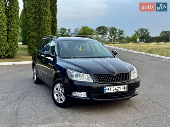 Skoda Octavia                         2011г. в рассрочку