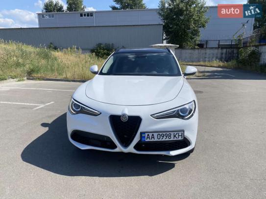 Alfa Romeo stelvio
                   2017г. в рассрочку