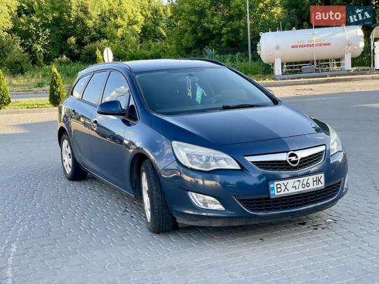 Opel Astra                           2012г. в рассрочку