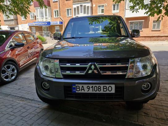 Mitsubishi Pajero wagon 2013г. в рассрочку