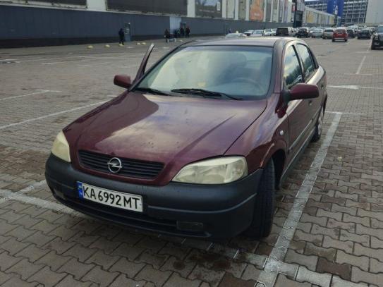 Opel Astra                           2004г. в рассрочку