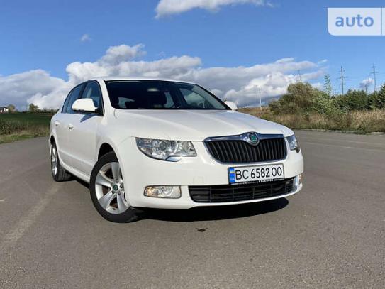 Skoda Superb 2012г. в рассрочку