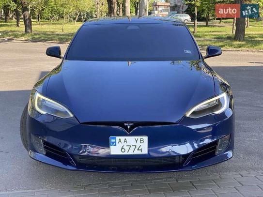 Tesla Model s
                         2017г. в рассрочку