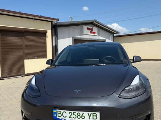 Tesla Model 3                         2022г. в рассрочку