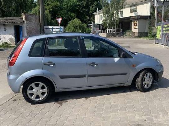 Ford Fiesta                          2005г. в рассрочку