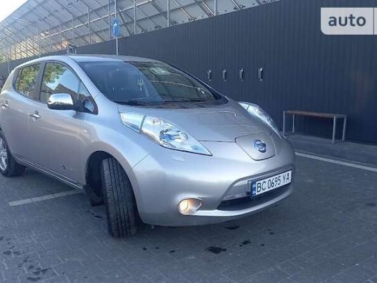 Nissan Leaf 2013г. в рассрочку