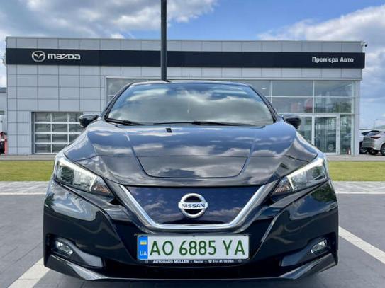 Nissan Leaf 2018г. в рассрочку